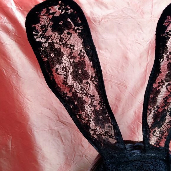 Gothic Lace Bunny Ear with Veil - Picture 2 of 3